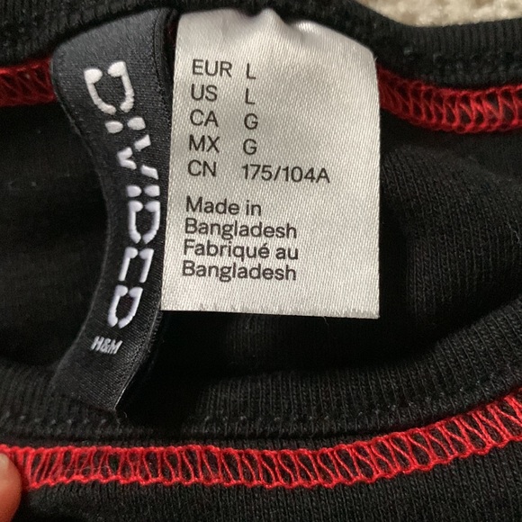 Red and black crop top - Picture 2 of 2